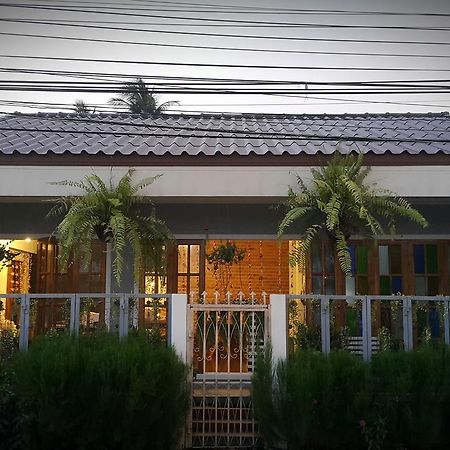 Ban Ing Yom Bed&Breakfast Sukhothai Bagian luar foto
